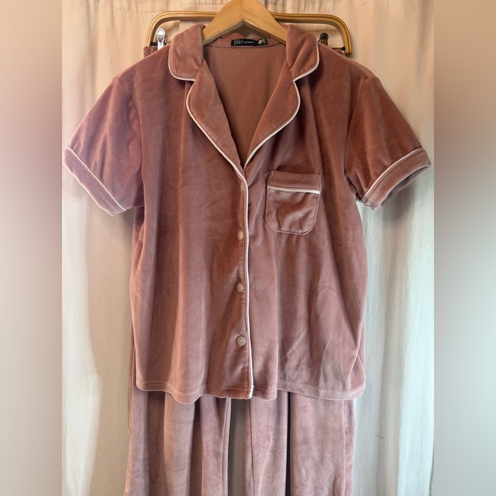 Tart Intimates Luxurious Velvet Pajama Set in Mauve with white piping